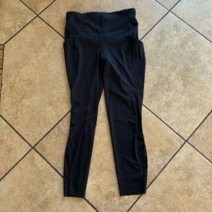 I am selling black Lululemon leggings